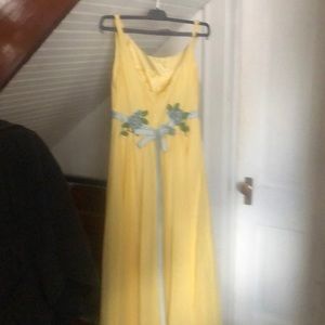 Vintage 60’s gown with embroidered details Mendocino , M